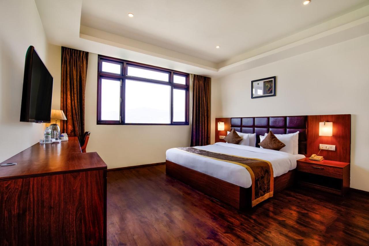 Summit Ttakshang Residency & Mg Marg Hotel 3*