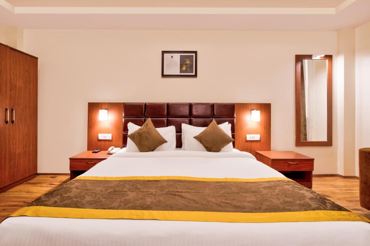 Hotel Summit Ttakshang Residency & Mg Marg 3*